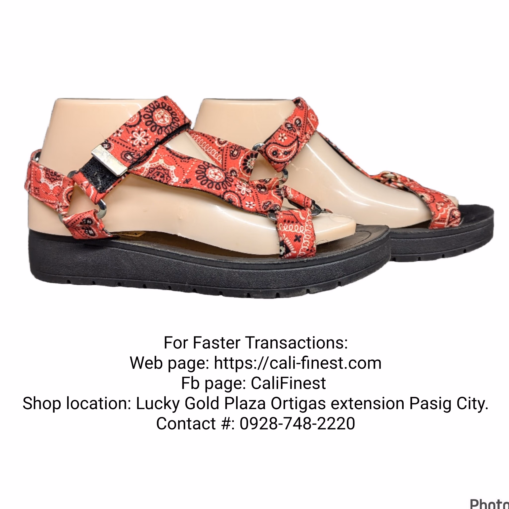 Steve Madden Henley Sport Sandal Red Multi Bandana Print Strap 