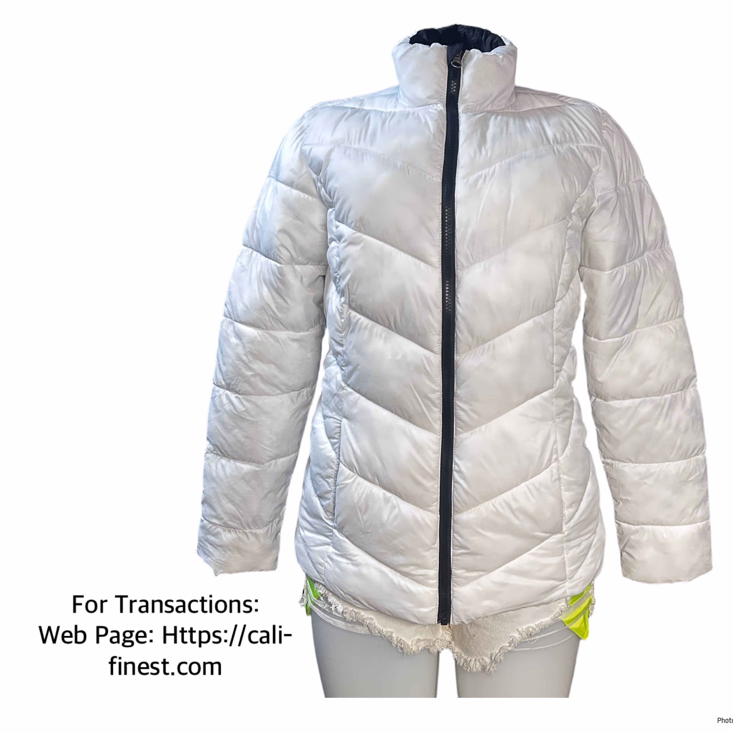 Time And TRU™️ Women’s White Puffer Jacket Sz XS