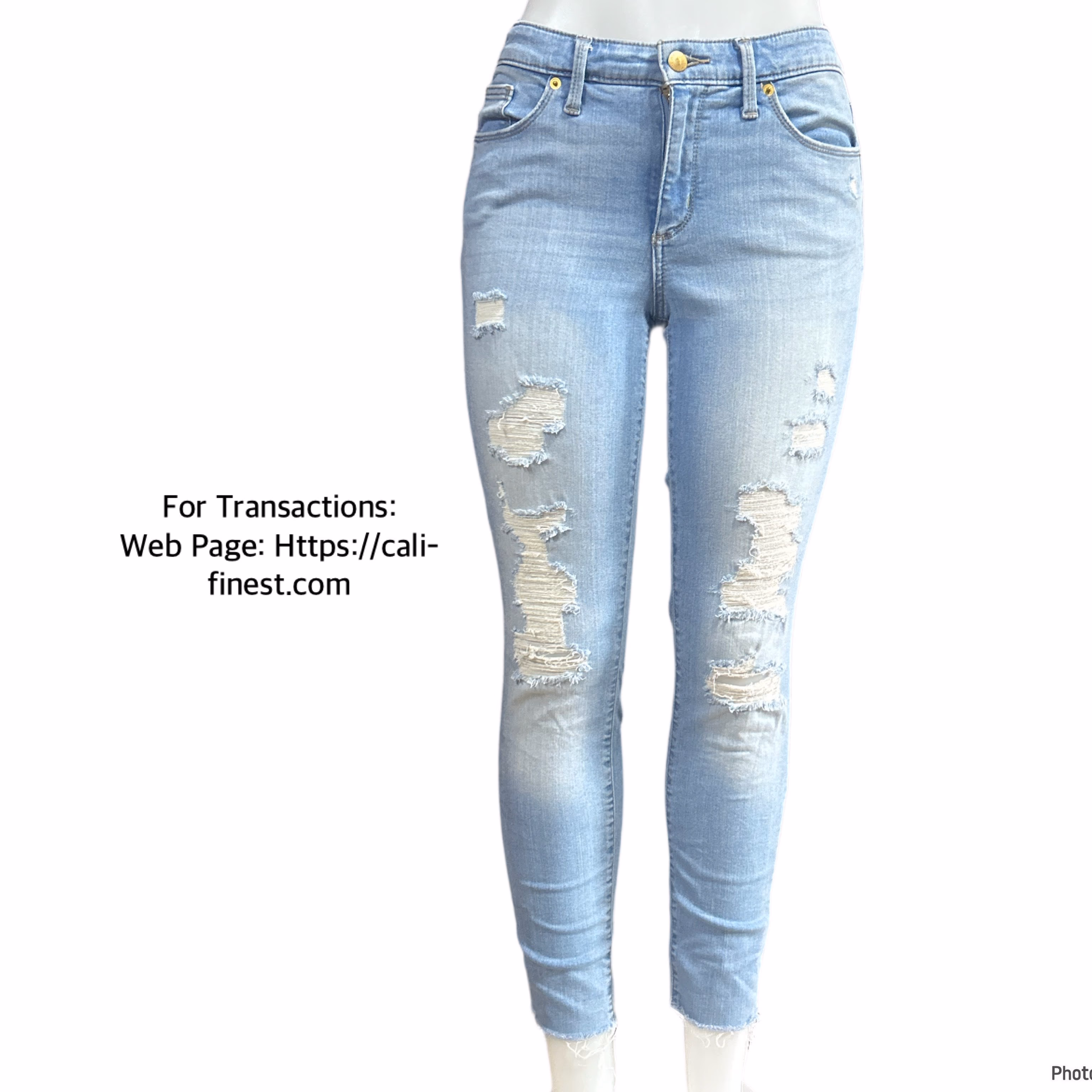 Universal Thread Women’s Denim Jeans Size 6/28R, Ripped Distressed, Skinny 