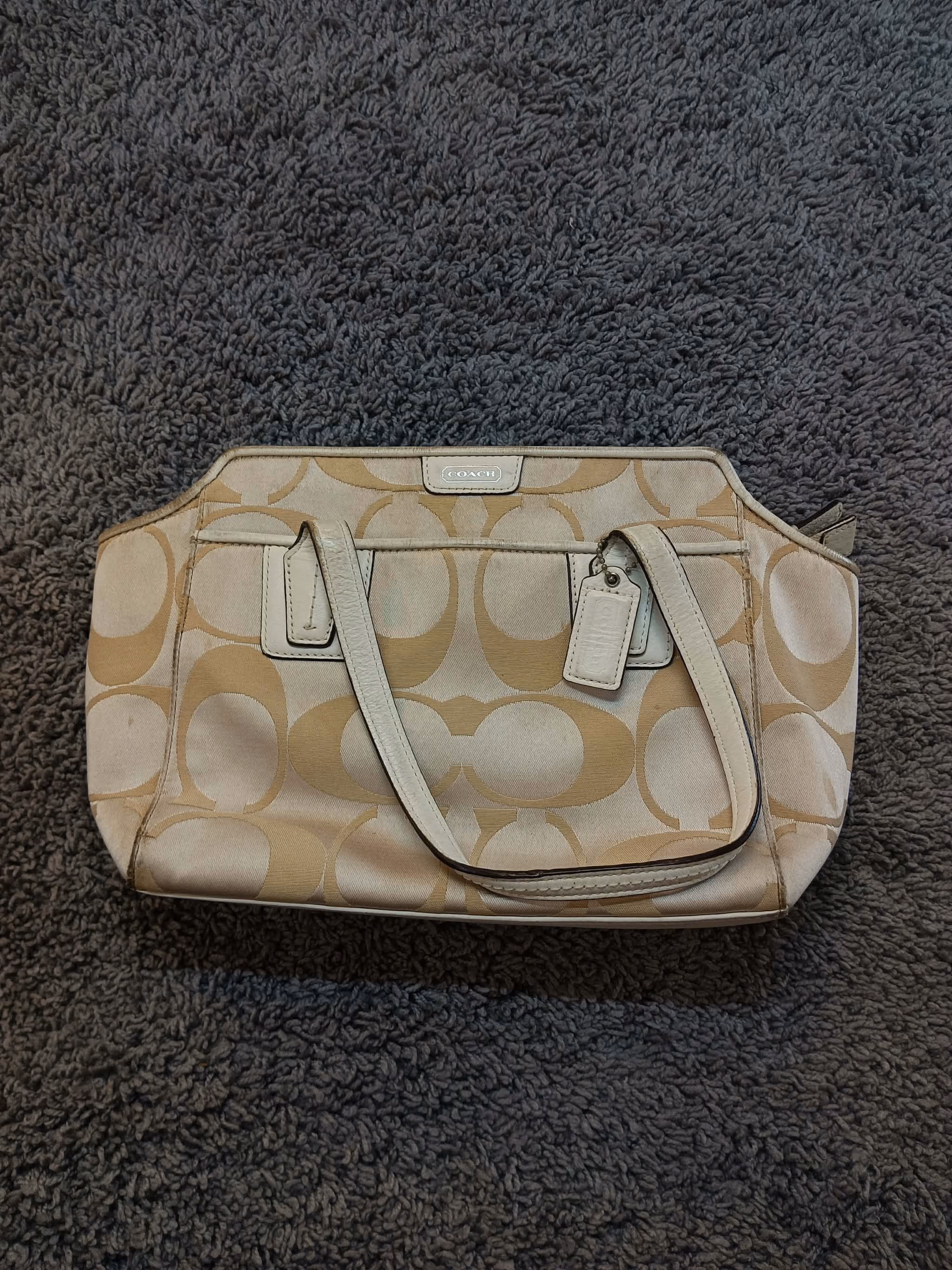 COACH Signature Optic C Jacquard Canvas Tote Bag – Cream & Khaki