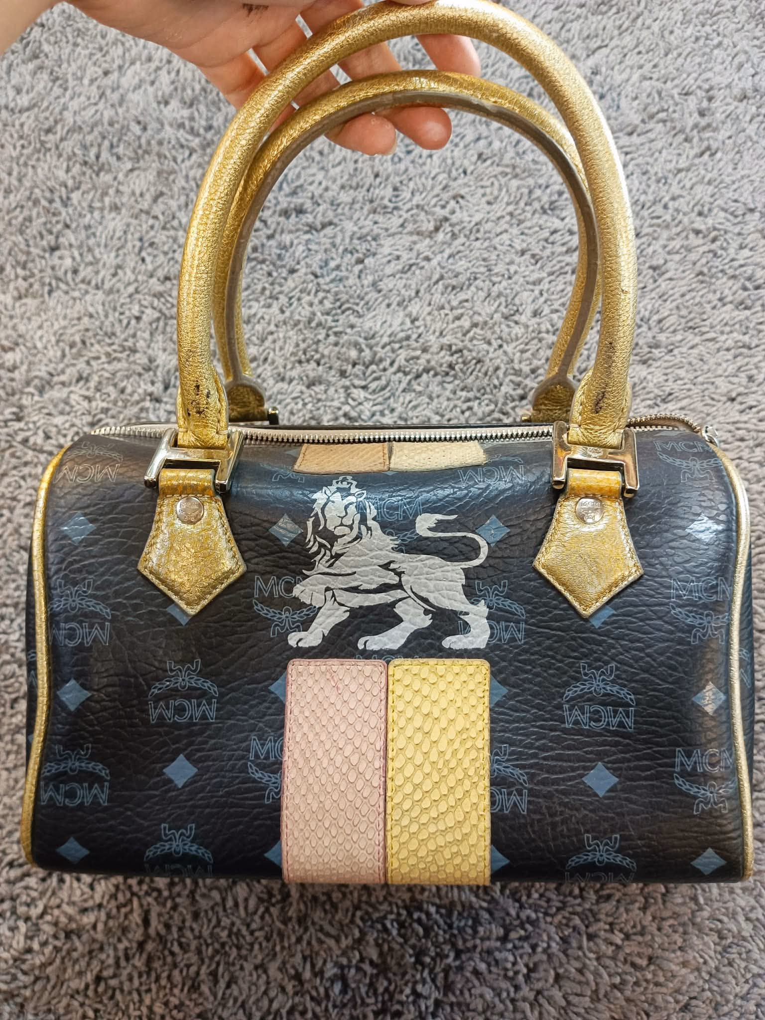 MCM Limited Edition Visetos Munich "Princess Lion" Boston Bag Satchel – Black & Gold