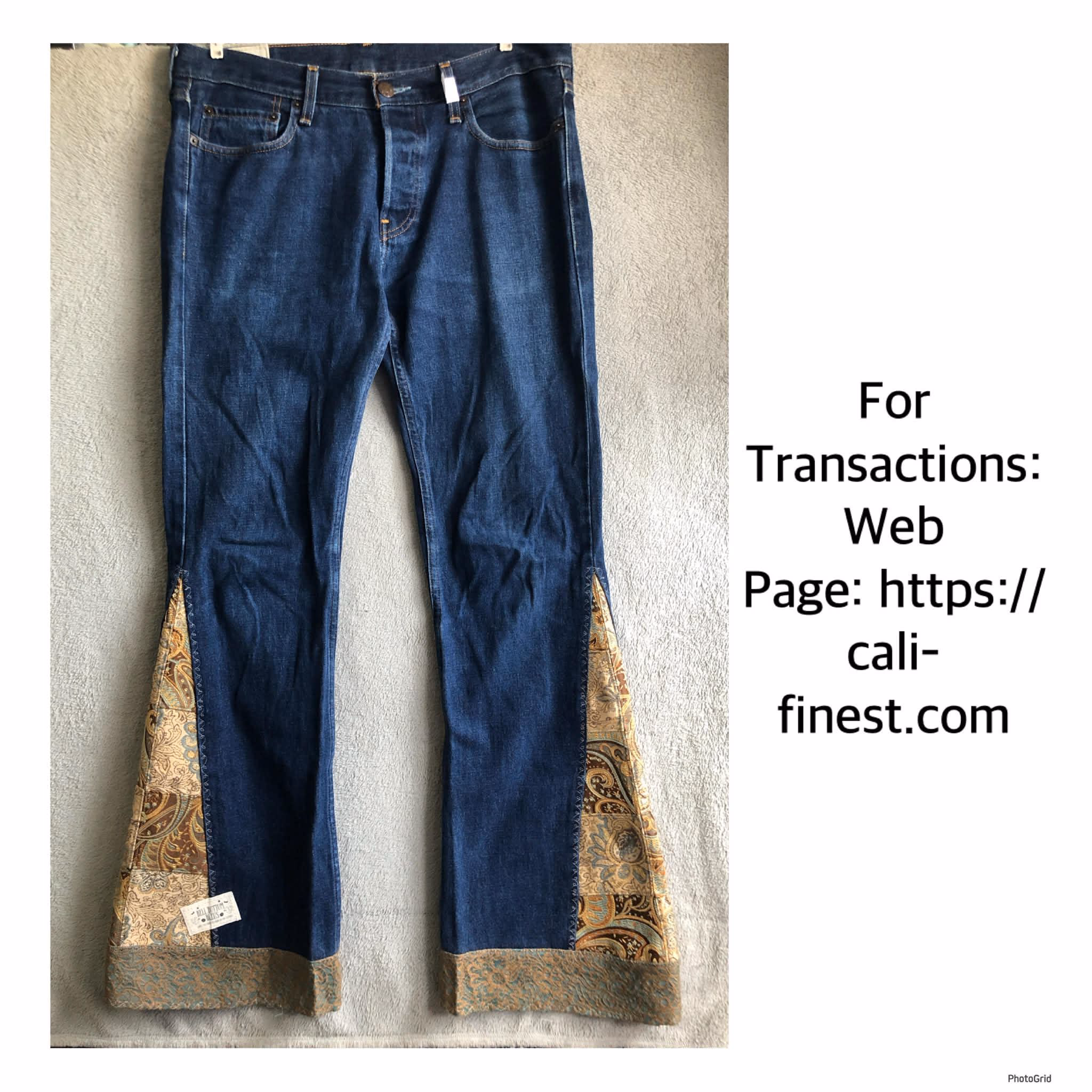 Hollister Button-Fly Bell Bottom Bleus Jeans For Women   B#00231  Button -Fly  Size: W32xL34 Waist: 36 inches/ 92 cm (paikot na) Hip: 38 inches/ 98 cm (paikot na) Front Rise: 9 inches/23 cm  Inseam: 34 1/2 inches/88 cm  Leg Opening: 24 inches/62 cm (paikot na) Length: 44 1/2 inches/113 cm  •	Actual and detailed photos are already posted—kindly check all photos. 	•	When-worn photos are not provided due to sanitary reasons. 