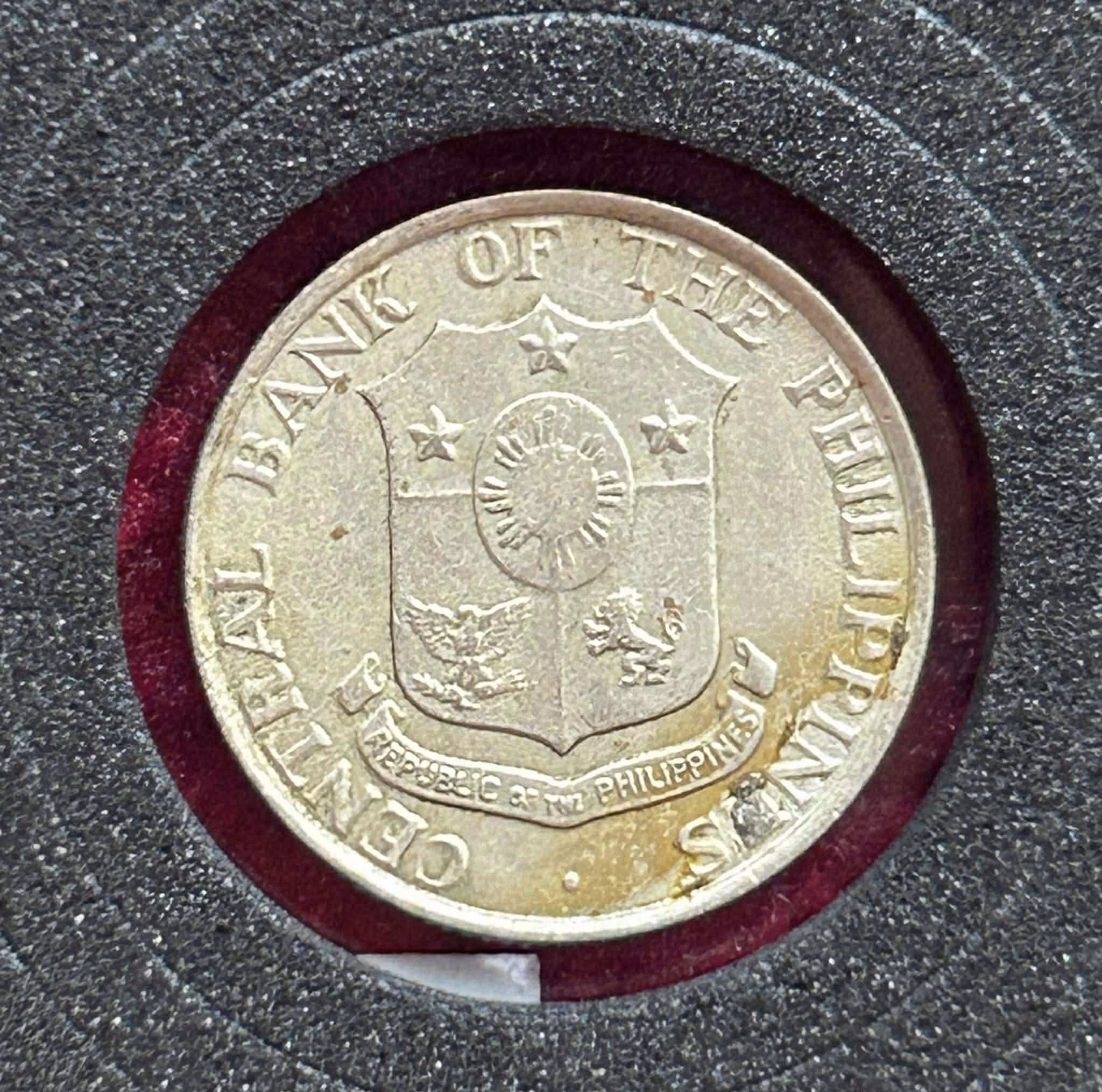 1960 Central Bank of the Philippines Ten Centavos Coin