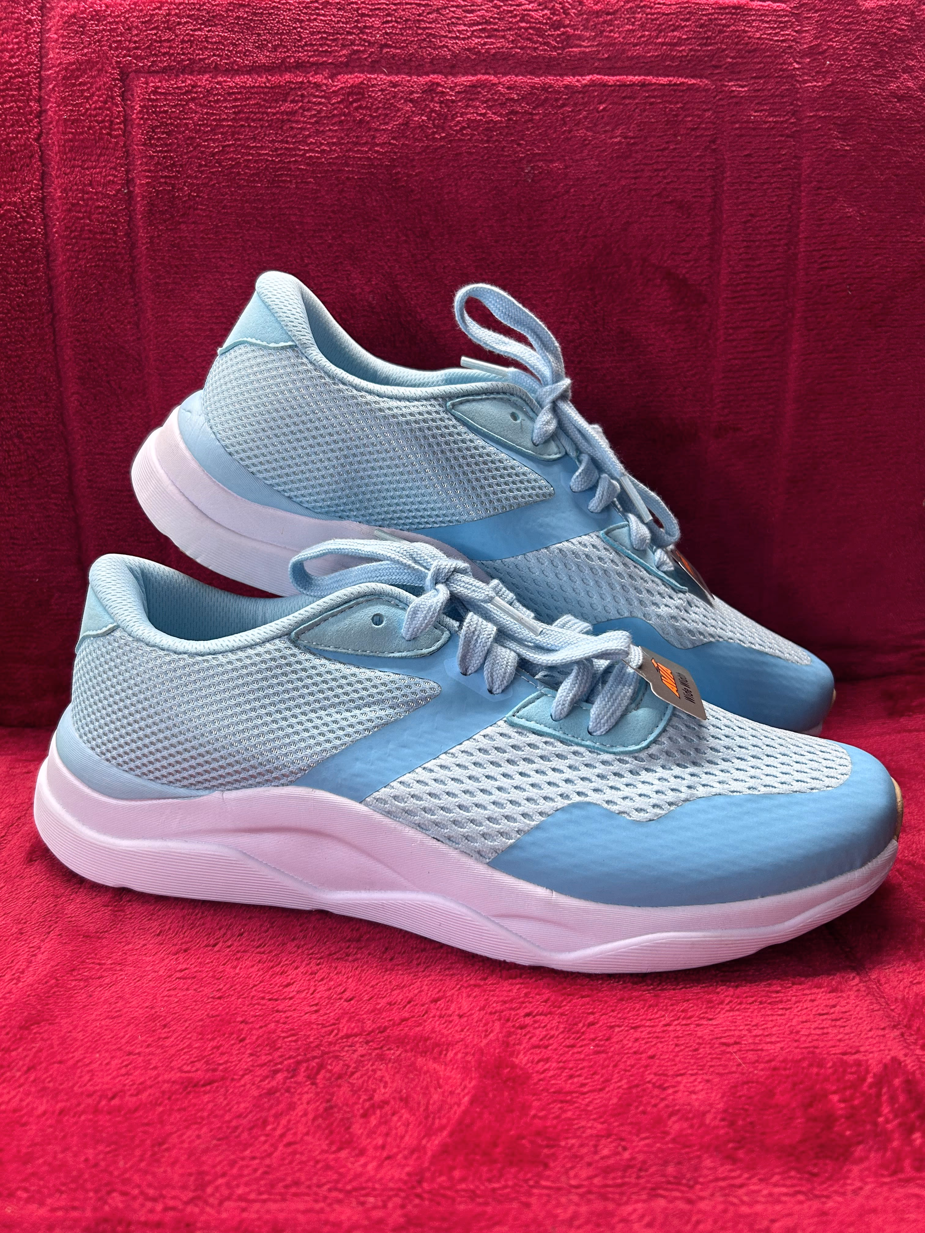 Avia Women's 5000 performance sneakers size 11